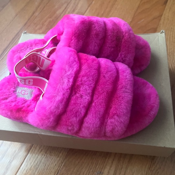 UGG slides - Picture 2 of 4